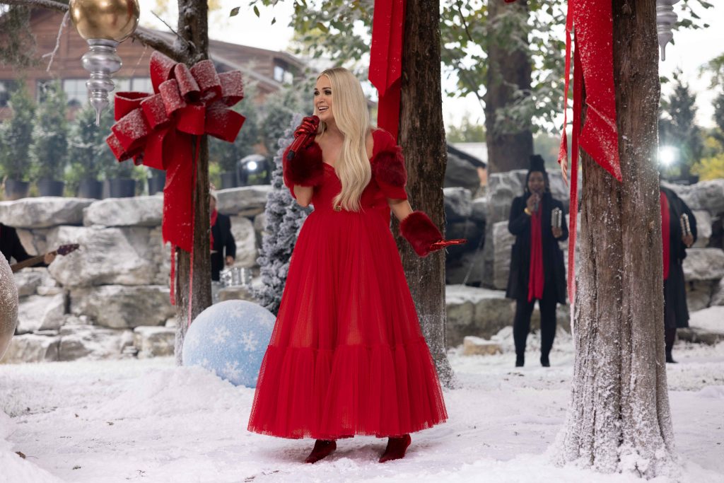 Carrie Underwood Ushers in the Holidays with Multiple Broadcast